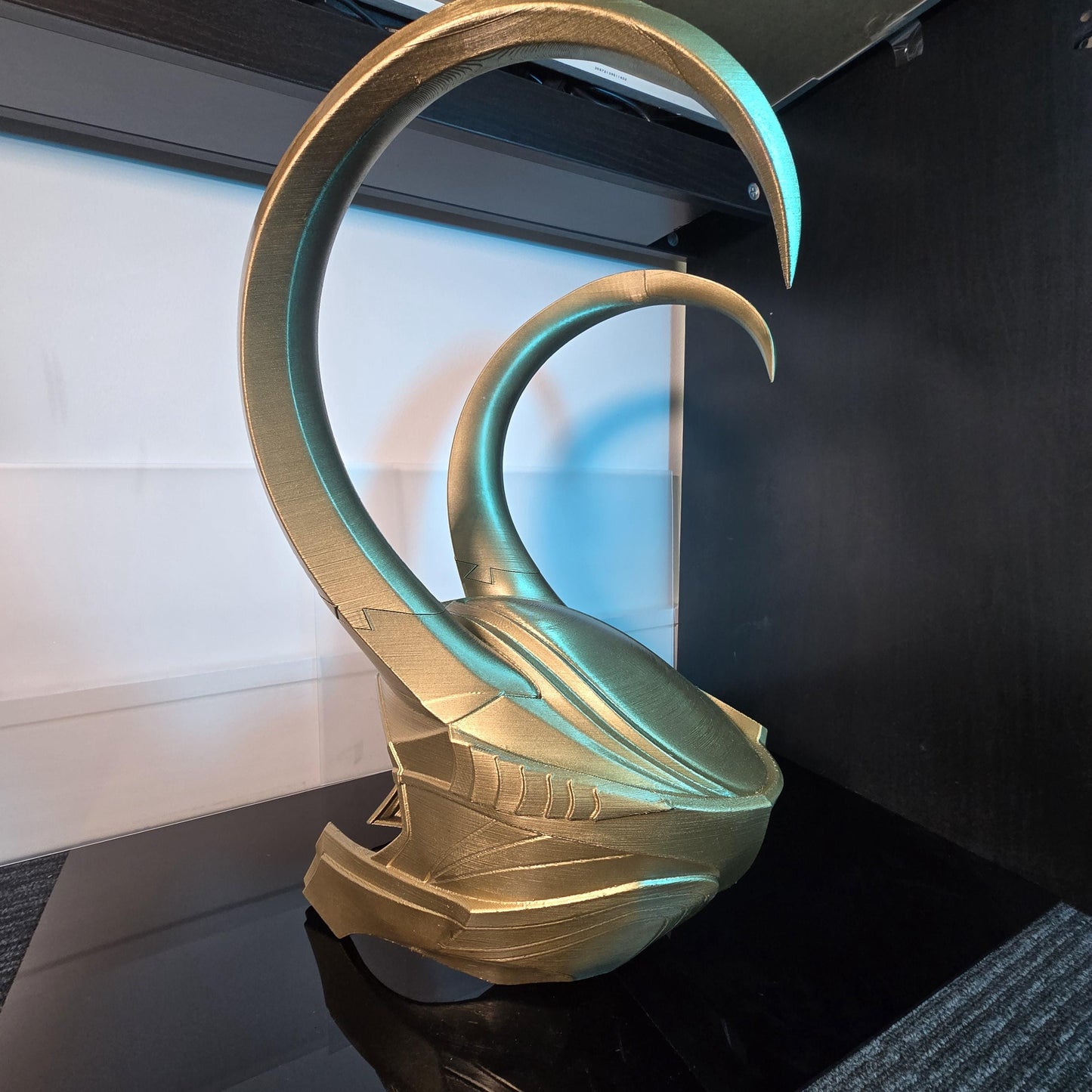 Loki gold helmet Detachable horns and padding