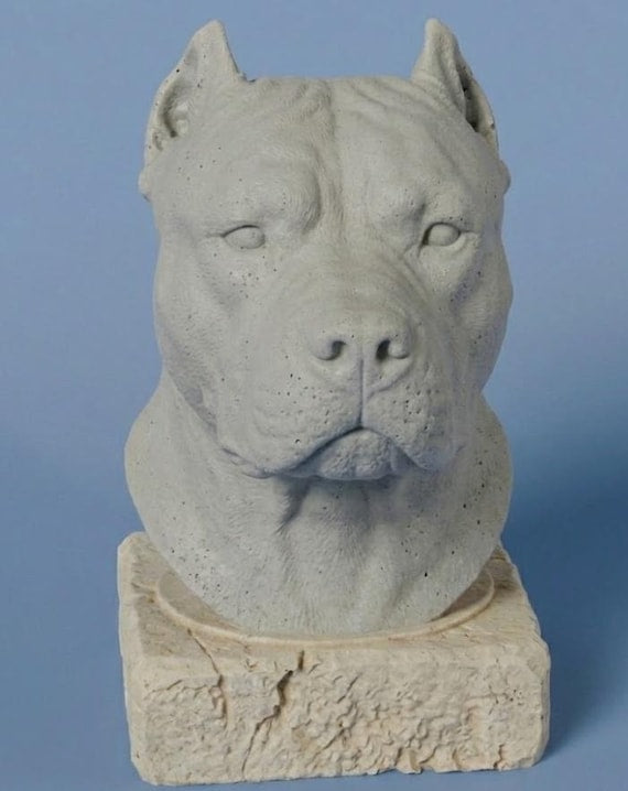 Custom pet memorial statue product display